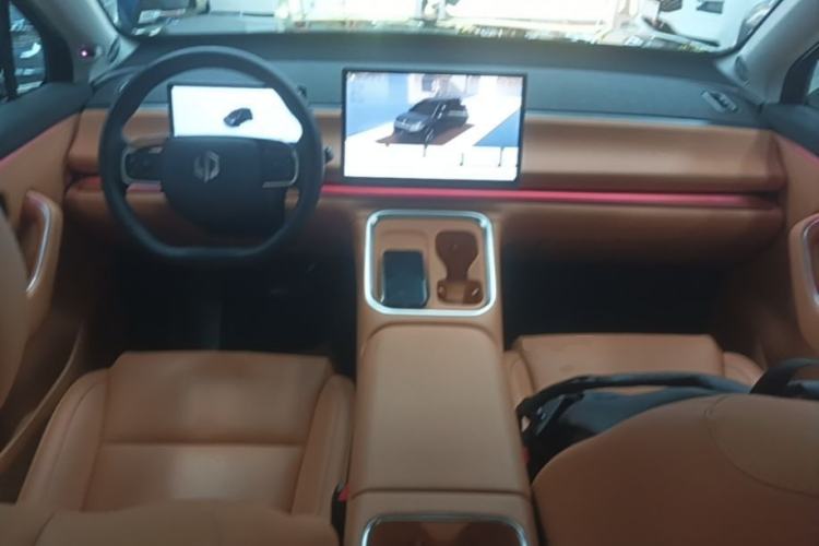 Used Leapmotor C16 2026 Extended-Range 280 LiDAR Zhizun Edition 6 Seats Center Console