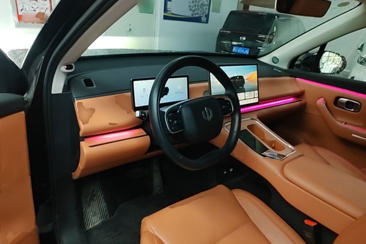 Used Leapmotor C16 2026 Extended-Range 280 LiDAR Zhizun Edition 6 Seats Center Console