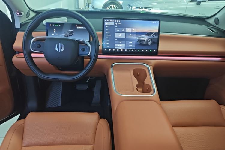Used Leapmotor C16 2026 Extended-Range 280 LiDAR Zhizun Edition 6 Seats Center Console