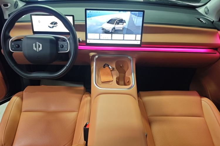 Used Leapmotor C16 2026 Extended-Range 280 LiDAR Zhizun Edition 6 Seats Center Console