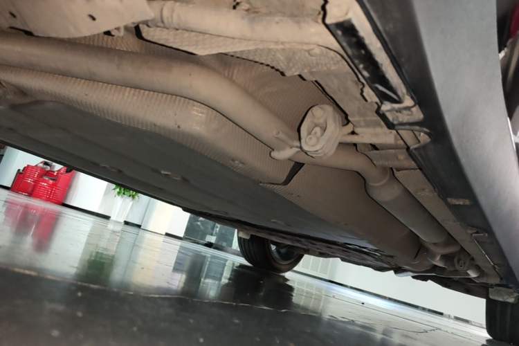 Used Leapmotor C16 2026 Extended-Range 280 LiDAR Zhizun Edition 6 Seats Chassis Front Left