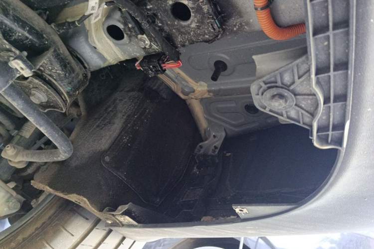 Used Leapmotor C16 2026 Extended-Range 280 LiDAR Zhizun Edition 6 Seats Chassis Rear Right