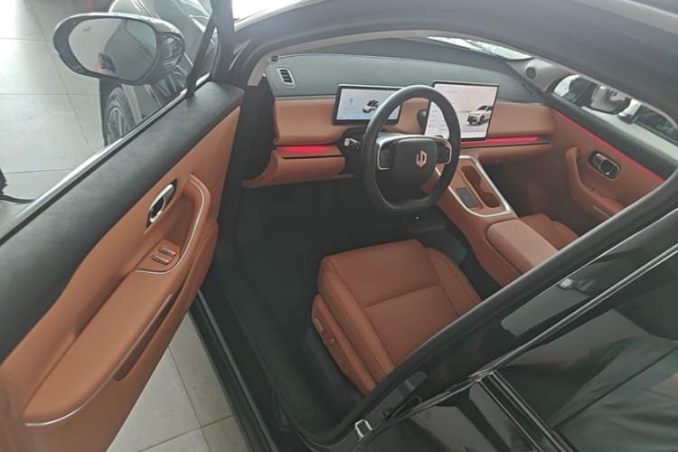 Used Leapmotor C16 2026 Extended-Range 280 LiDAR Zhizun Edition 6 Seats Driver Seat