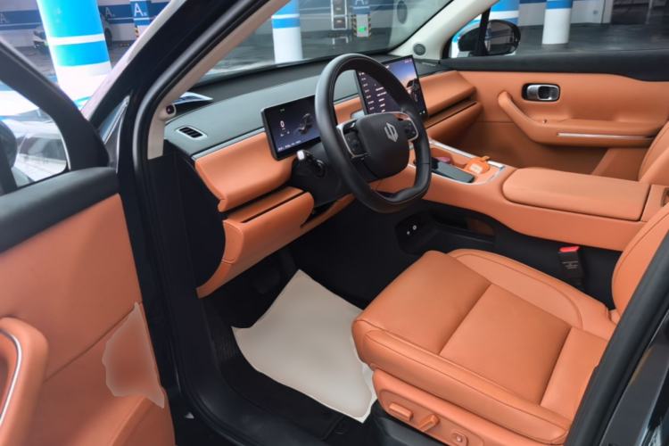 Used Leapmotor C16 2026 Extended-Range 280 LiDAR Zhizun Edition 6 Seats Driver Seat