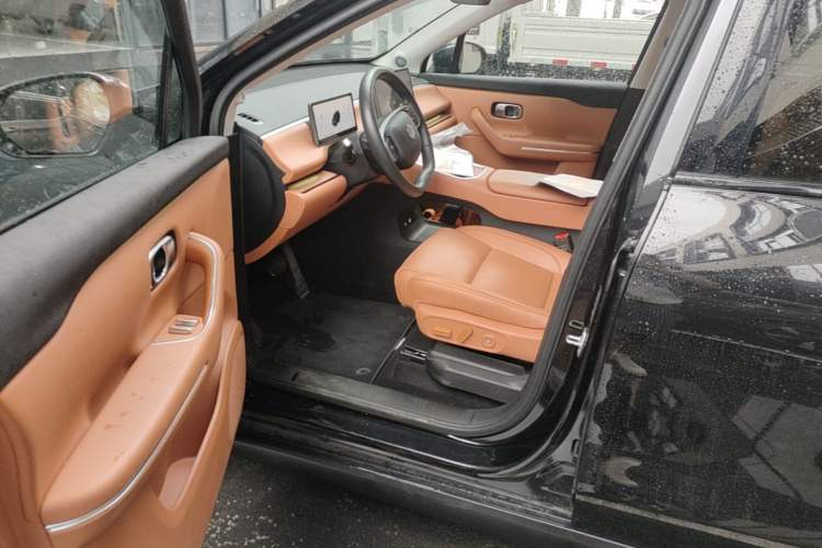 Used Leapmotor C16 2026 Extended-Range 280 LiDAR Zhizun Edition 6 Seats Driver Seat