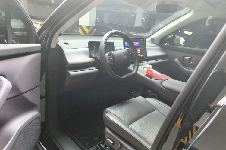 Used Leapmotor C16 2026 All-Electric 630 LiDAR Zhizun Edition 6 Seats Driver Seat