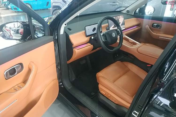 Used Leapmotor C16 2026 All-Electric 630 LiDAR Zhizun Edition 6 Seats Driver Seat