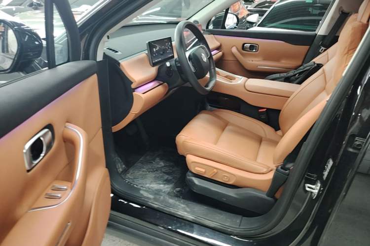 Used Leapmotor C16 2026 Extended-Range 280 LiDAR Zhizun Edition 6 Seats Driver Seat