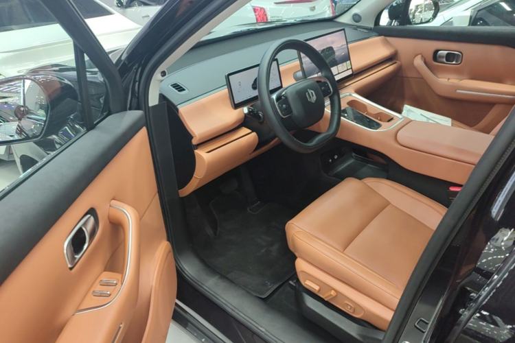 Used Leapmotor C16 2026 Extended-Range 280 LiDAR Zhizun Edition 6 Seats Driver Seat
