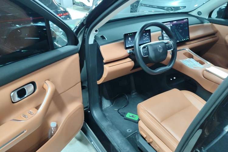 Used Leapmotor C16 2026 Extended-Range 280 LiDAR Zhizun Edition 6 Seats Driver Seat