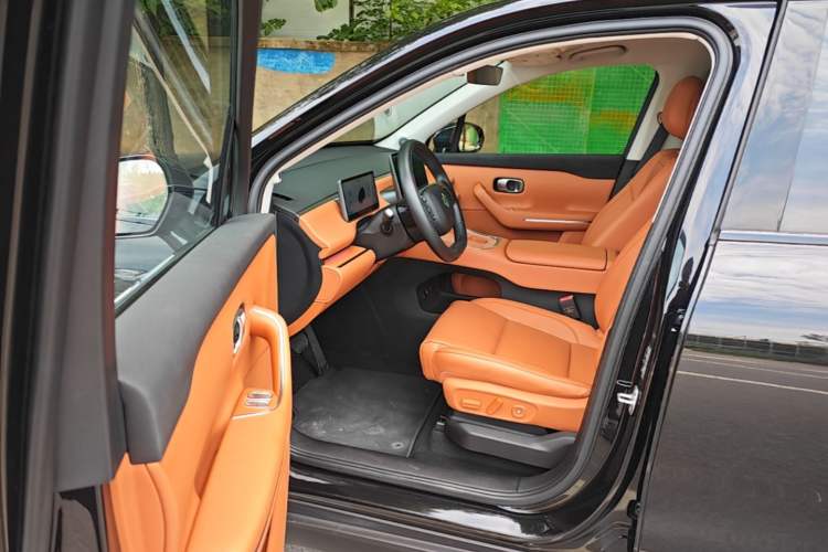Used Leapmotor C16 2026 All-Electric 630 LiDAR Zhizun Edition 6 Seats Driver Seat