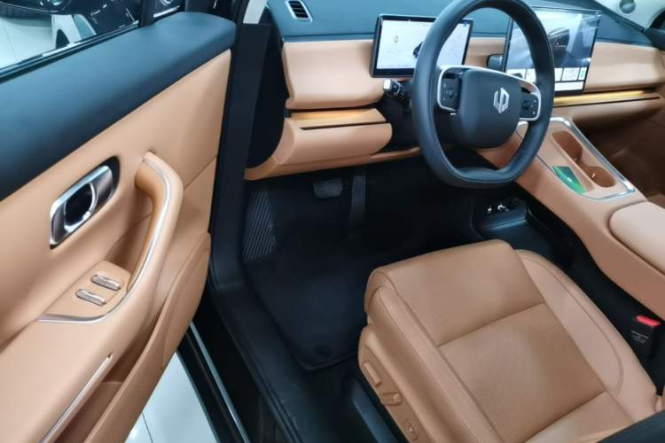 Used Leapmotor C16 2026 Extended-Range 280 LiDAR Zhizun Edition 6 Seats Driver Seat