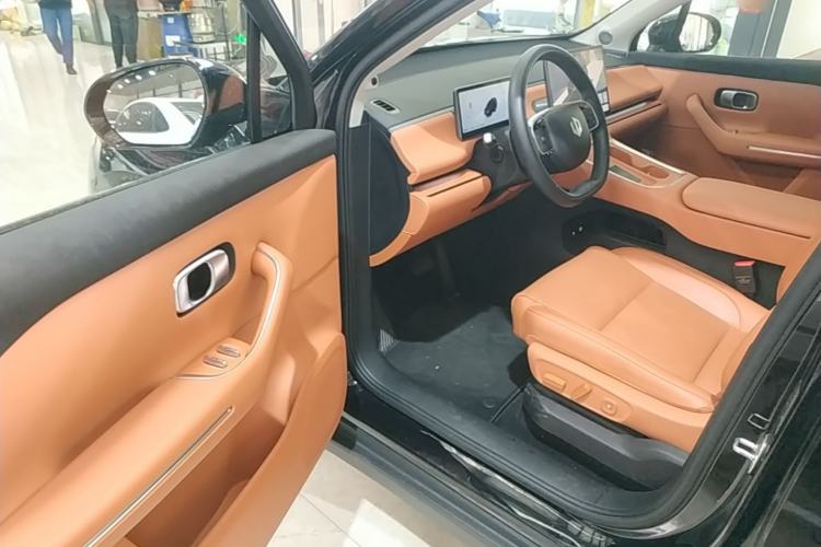 Used Leapmotor C16 2026 Extended-Range 280 LiDAR Zhizun Edition 6 Seats Driver Seat