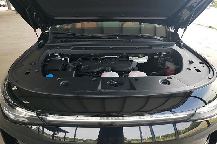 Used Leapmotor C16 2026 Extended-Range 280 LiDAR Zhizun Edition 6 Seats Engine Bay