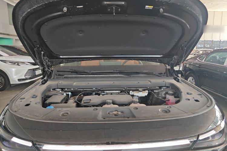 Used Leapmotor C16 2026 Extended-Range 280 LiDAR Zhizun Edition 6 Seats Engine Bay