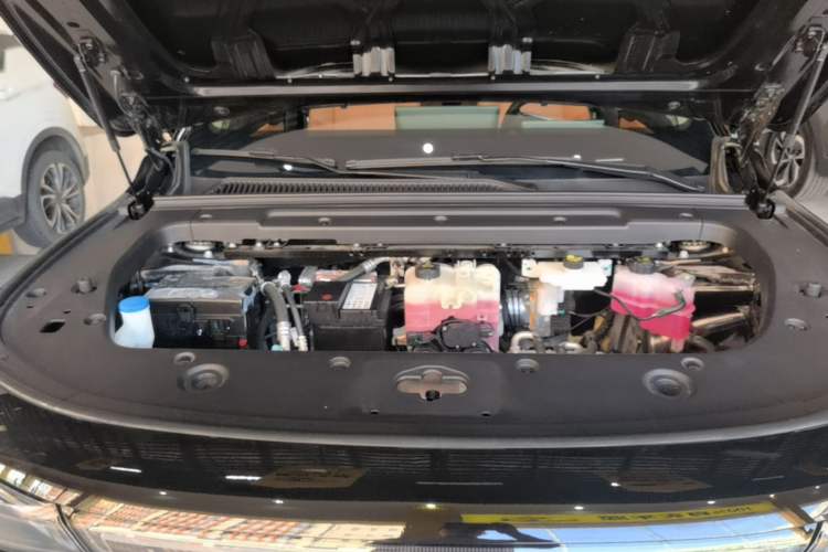 Used Leapmotor C16 2026 All-Electric 630 LiDAR Zhizun Edition 6 Seats Engine Bay