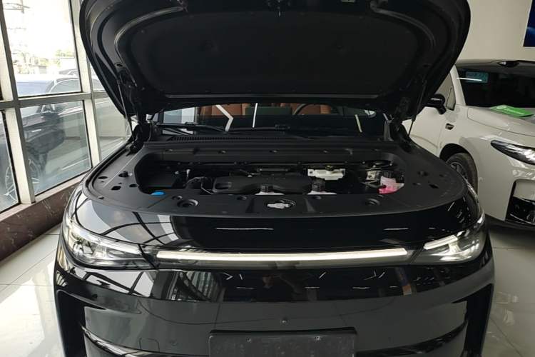 Used Leapmotor C16 2026 Extended-Range 280 LiDAR Zhizun Edition 6 Seats Engine Bay