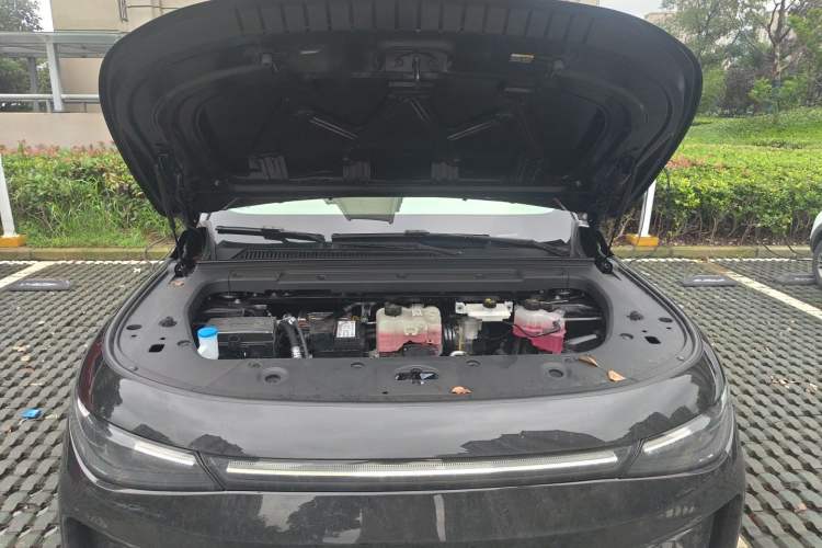 Used Leapmotor C16 2026 All-Electric 630 LiDAR Version 6-Seater Engine Bay