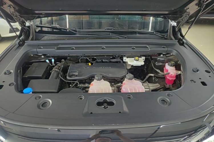 Used Leapmotor C16 2026 Extended-Range 280 LiDAR Zhizun Edition 6 Seats Engine Bay