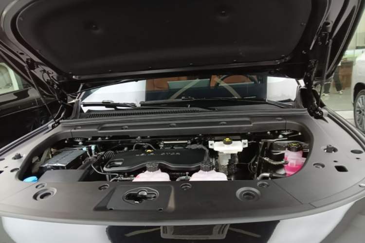 Used Leapmotor C16 2026 Extended-Range 280 LiDAR Zhizun Edition 6 Seats Engine Bay