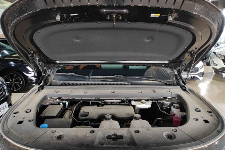 Used Leapmotor C16 2026 Extended-Range 280 LiDAR Zhizun Edition 6 Seats Engine Bay