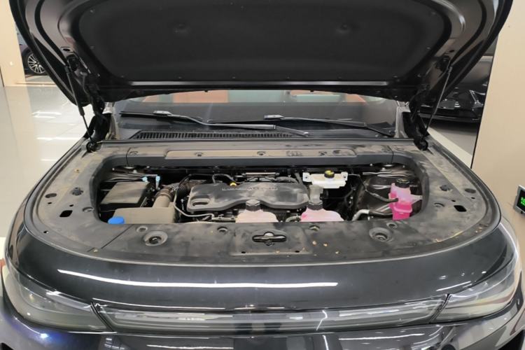 Used Leapmotor C16 2026 Extended-Range 280 LiDAR Zhizun Edition 6 Seats Engine Bay