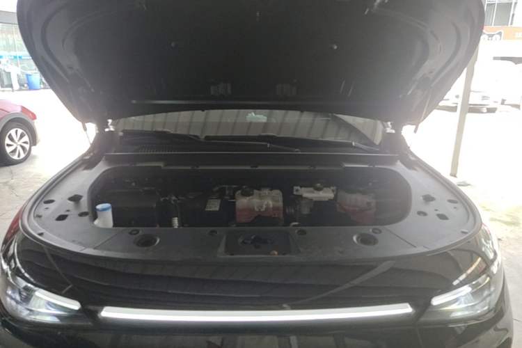 Used Leapmotor C16 2026 All-Electric 630 LiDAR Zhizun Edition 6 Seats Engine Bay