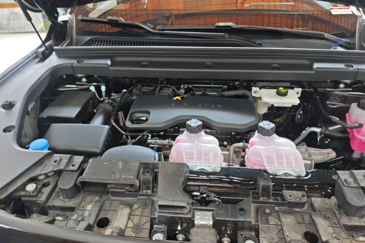 Used Leapmotor C16 2026 Extended-Range 280 LiDAR Zhizun Edition 6 Seats Engine Bay