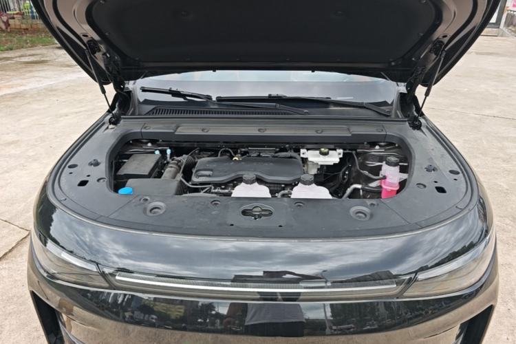 Used Leapmotor C16 2026 Extended-Range 280 LiDAR Zhizun Edition 6 Seats Engine Bay
