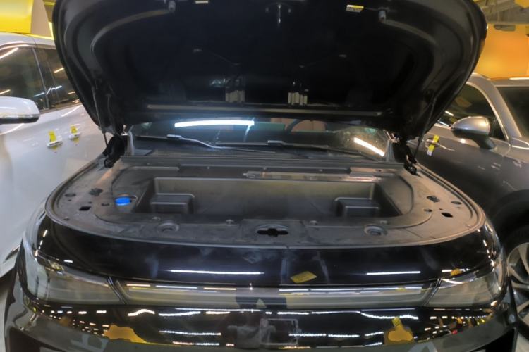 Used Leapmotor C16 2026 All-Electric 630 LiDAR Zhizun Edition 6 Seats Engine Bay