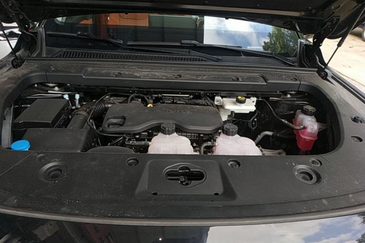 Used Leapmotor C16 2026 Extended-Range 280 LiDAR Zhizun Edition 6 Seats Engine Bay