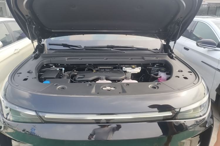 Used Leapmotor C16 2026 Extended-Range 280 LiDAR Zhizun Edition 6 Seats Engine Bay