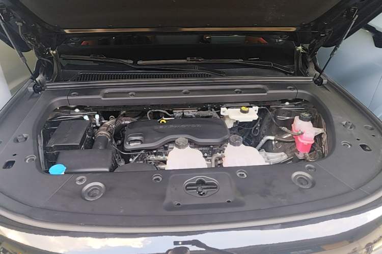Used Leapmotor C16 2026 Extended-Range 280 LiDAR Zhizun Edition 6 Seats Engine Bay