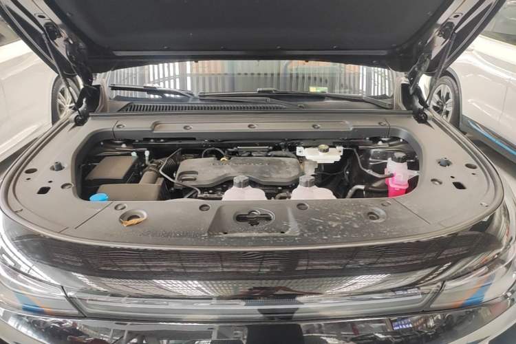 Used Leapmotor C16 2026 Extended-Range 280 LiDAR Zhizun Edition 6 Seats Engine Bay
