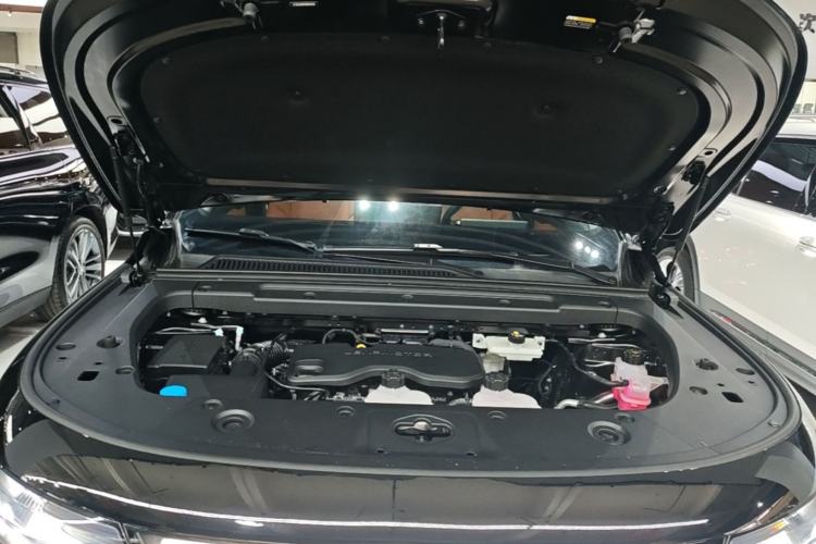 Used Leapmotor C16 2026 Extended-Range 280 LiDAR Zhizun Edition 6 Seats Engine Bay
