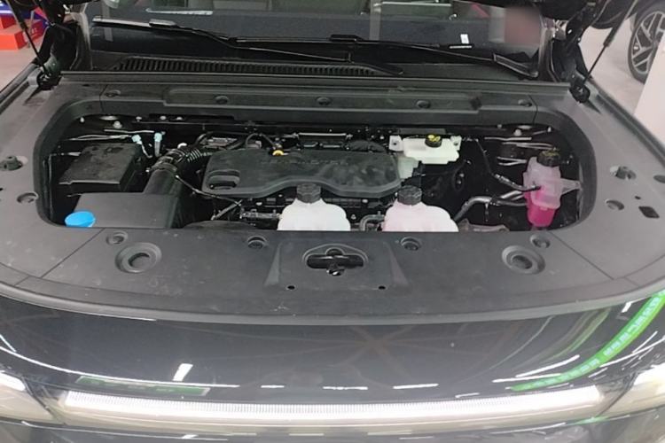 Used Leapmotor C16 2026 Extended-Range 280 LiDAR Zhizun Edition 6 Seats Engine Bay