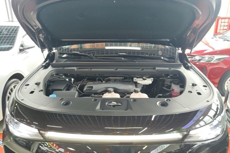 Used Leapmotor C16 2026 Extended-Range 280 LiDAR Zhizun Edition 6 Seats Engine Bay