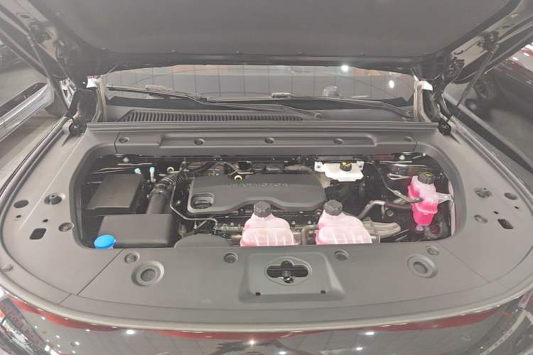 Used Leapmotor C16 2026 Extended-Range 280 LiDAR Zhizun Edition 6 Seats Engine Bay