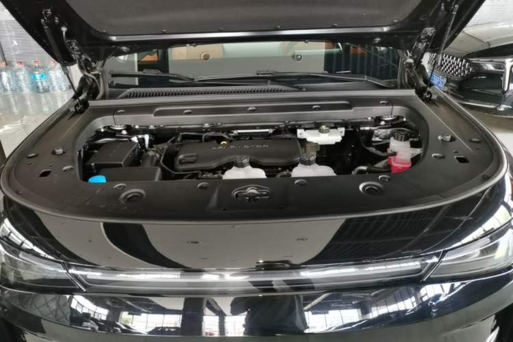 Used Leapmotor C16 2026 Extended-Range 280 LiDAR Zhizun Edition 6 Seats Engine Bay
