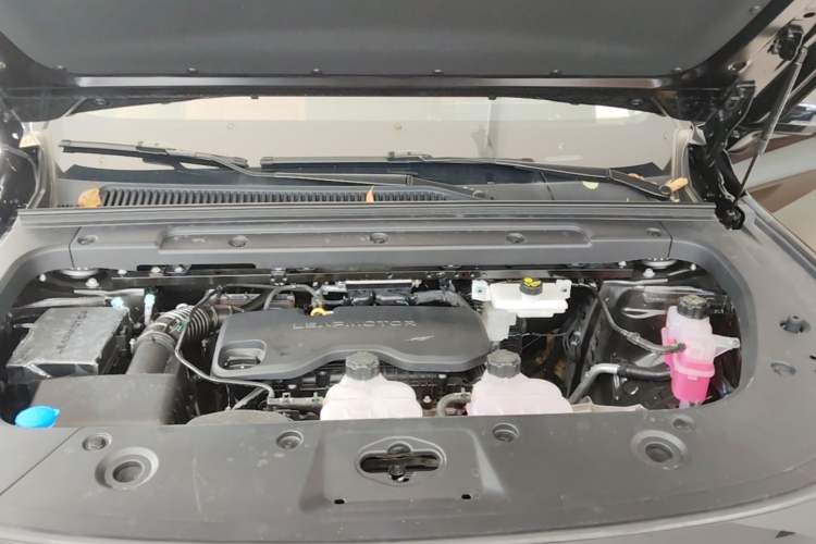 Used Leapmotor C16 2026 Extended-Range 280 LiDAR Zhizun Edition 6 Seats Engine Bay