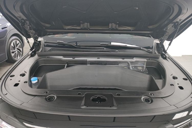 Used Leapmotor C16 2026 All-Electric 630 LiDAR Zhizun Edition 6 Seats Engine Bay