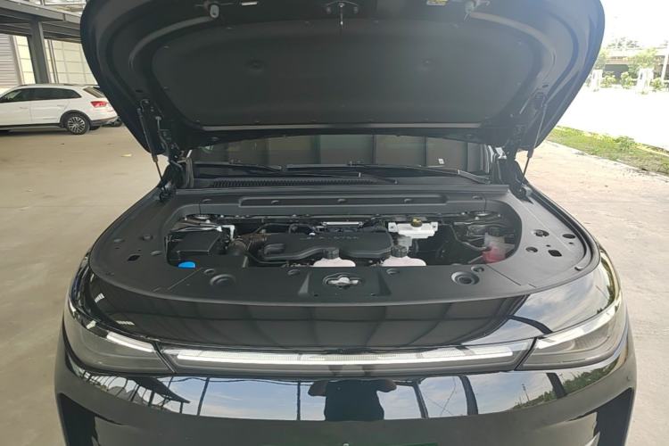 Used Leapmotor C16 2026 Extended-Range 280 LiDAR Zhizun Edition 6 Seats Engine Bay