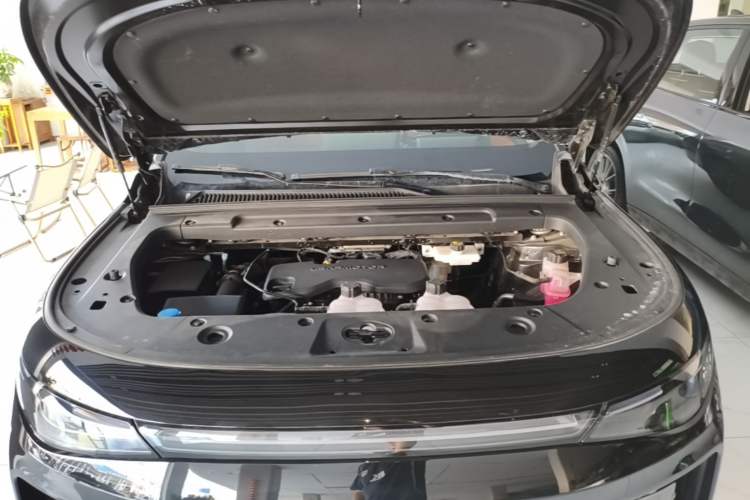 Used Leapmotor C16 2026 Extended-Range 280 LiDAR Zhizun Edition 6 Seats Engine Bay