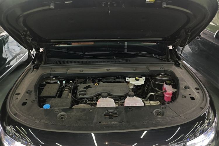 Used Leapmotor C16 2026 Extended-Range 280 LiDAR Zhizun Edition 6 Seats Engine Bay