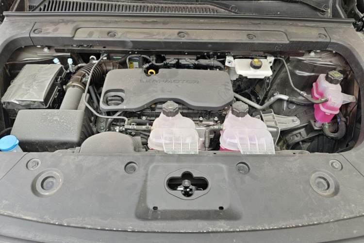 Used Leapmotor C16 2026 Extended-Range 280 LiDAR Zhizun Edition 6 Seats Engine Bay