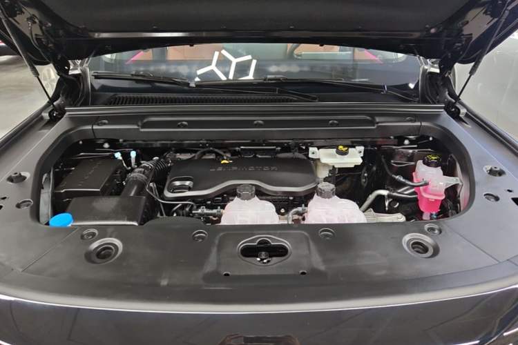 Used Leapmotor C16 2026 Extended-Range 280 LiDAR Zhizun Edition 6 Seats Engine Bay