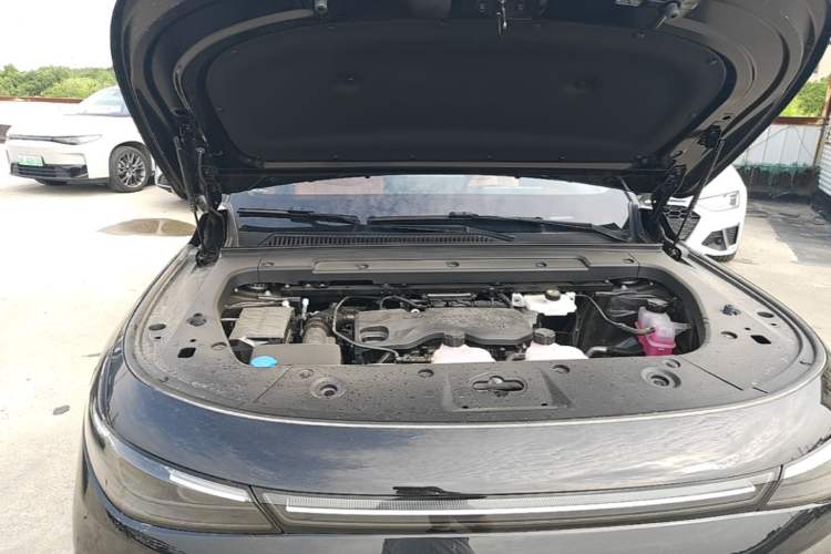 Used Leapmotor C16 2026 Extended-Range 280 LiDAR Zhizun Edition 6 Seats Engine Bay Right