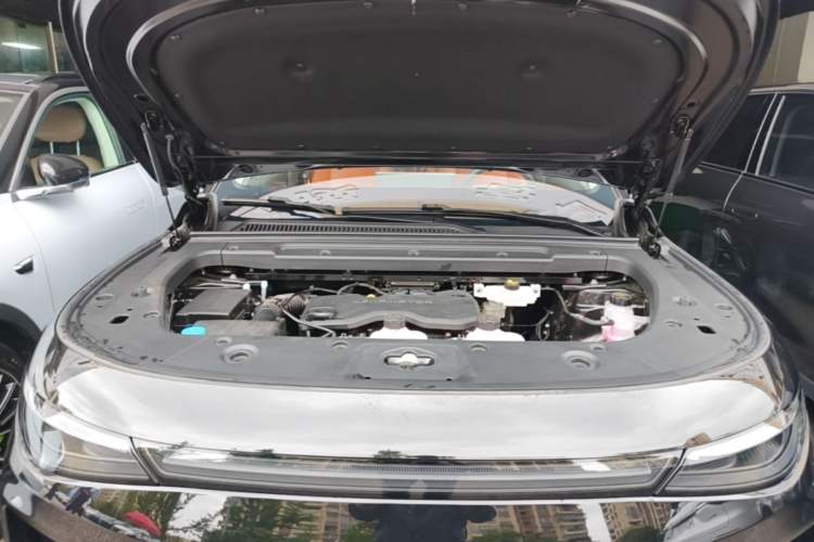 Used Leapmotor C16 2026 Extended-Range 280 LiDAR Zhizun Edition 6 Seats Engine Bay