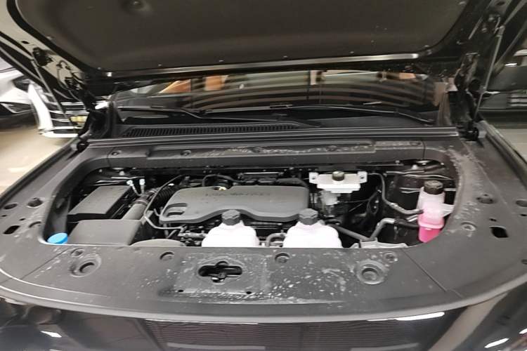 Used Leapmotor C16 2026 Extended-Range 280 LiDAR Zhizun Edition 6 Seats Engine Bay