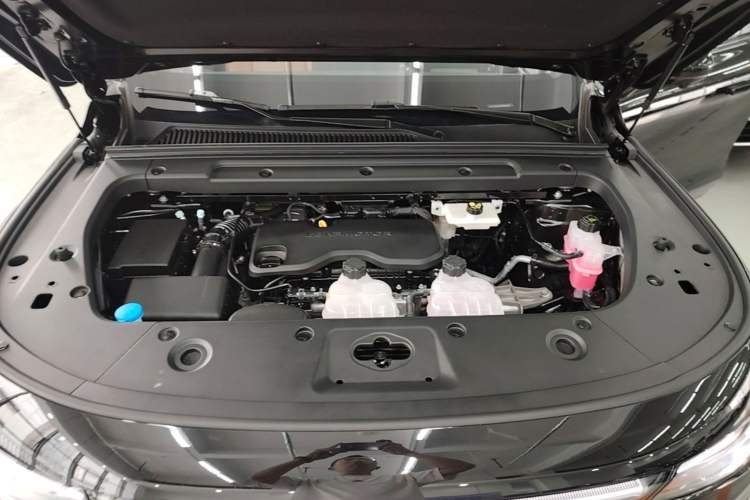 Used Leapmotor C16 2026 Extended-Range 280 LiDAR Zhizun Edition 6 Seats Engine Bay